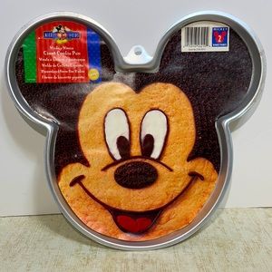Vintage 1998! Wilton Giant Mickey Mouse Cookie or Pizza Pan! New Old Stock!  NOS